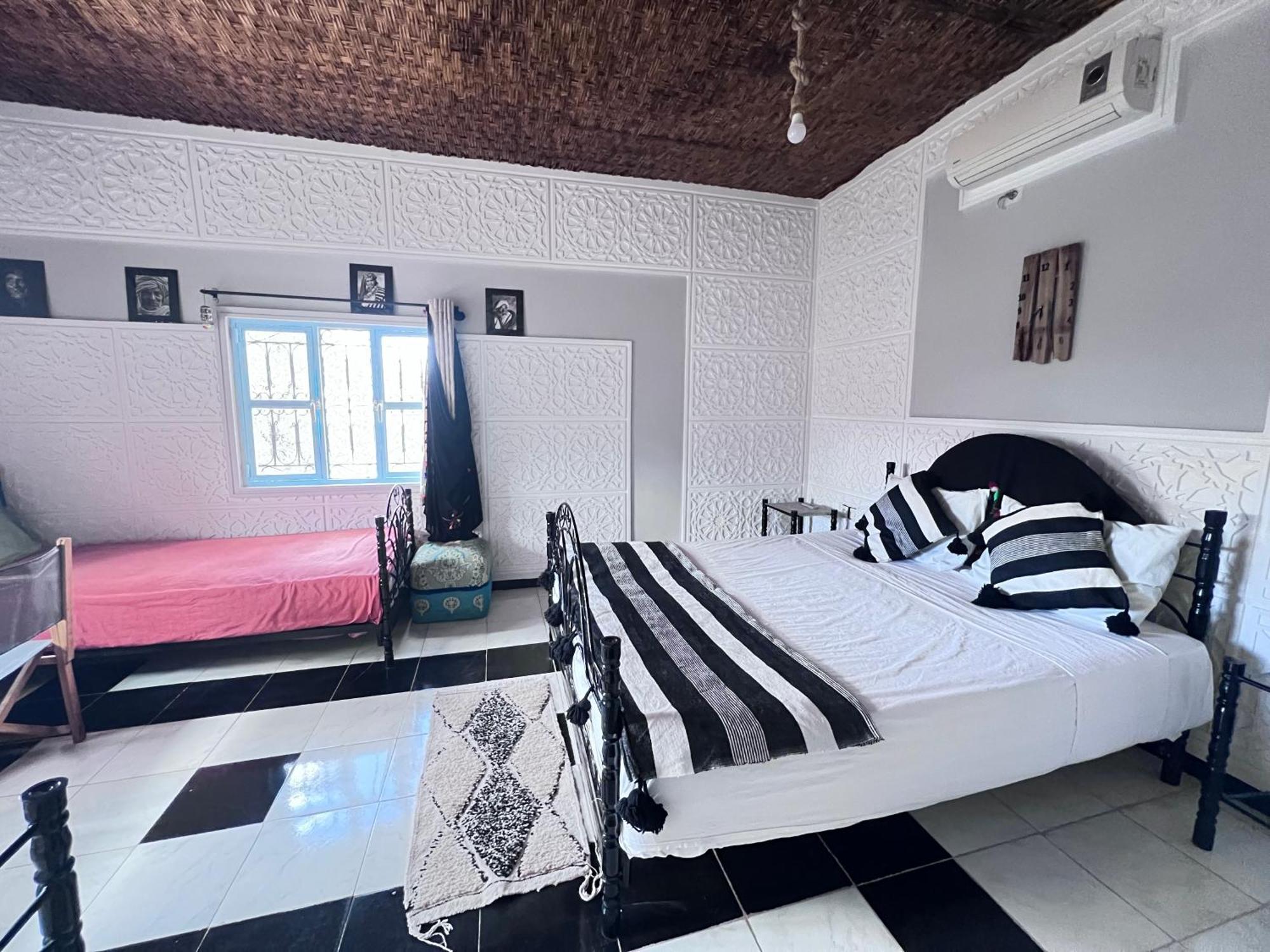 La Maison Traditionnelle Hotel Et Guesthouse Тафраут Екстер'єр фото